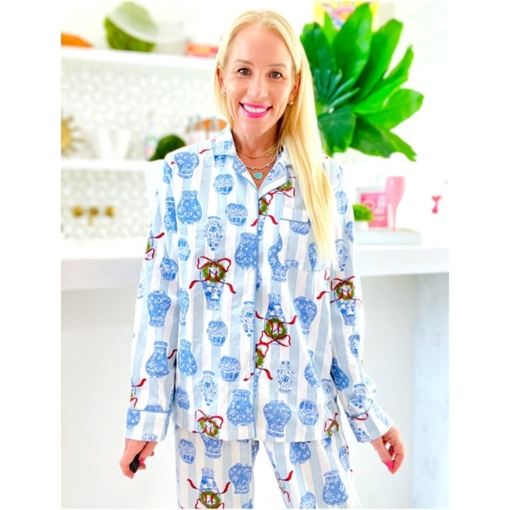 8 Oak Lane Blue and White Cotton Button Down Pajama Top - Picture 13 of 13